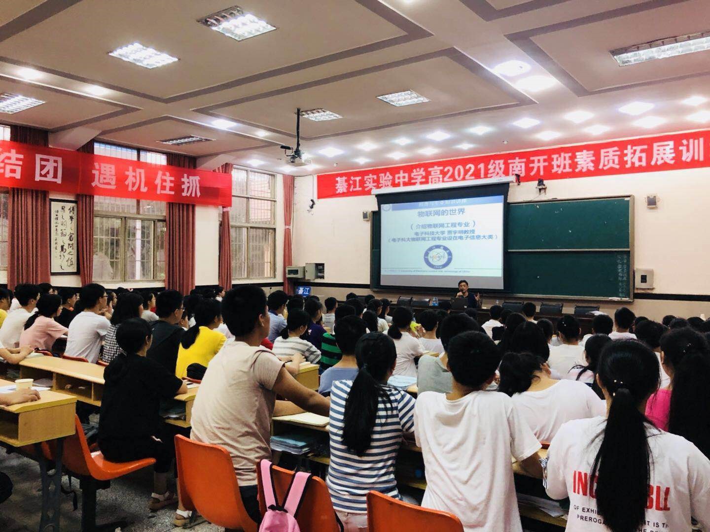 1fa3983a4e9a51664807ba0dbe25ef76.jpg 1fa3983a4e9a51664807ba0dbe25ef76.jpg