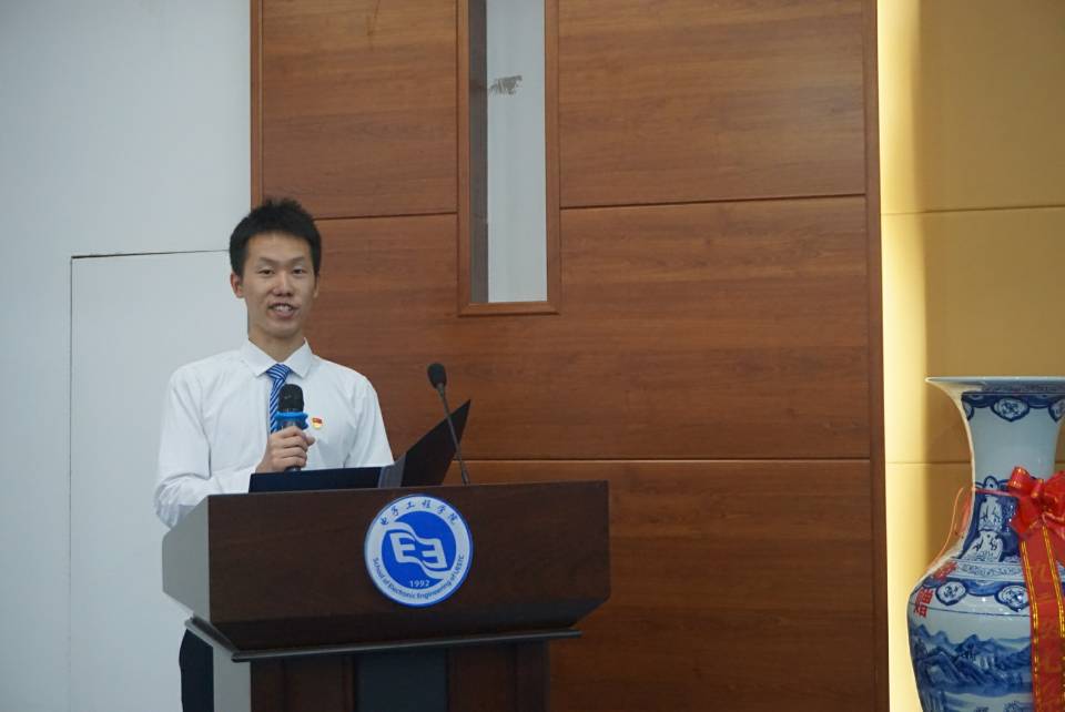 fb43a3b5fd1f8592e64dce09f702e959.jpg fb43a3b5fd1f8592e64dce09f702e959.jpg